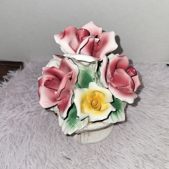 Vintage Capodimonte Pink Yellow Rose Bouquet Basket Centerpiece 9" Italy BROKEN - Picture 1 of 16